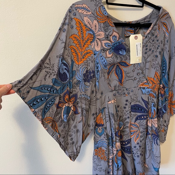 LovPosh Paisley Romper - Picture 3 of 5